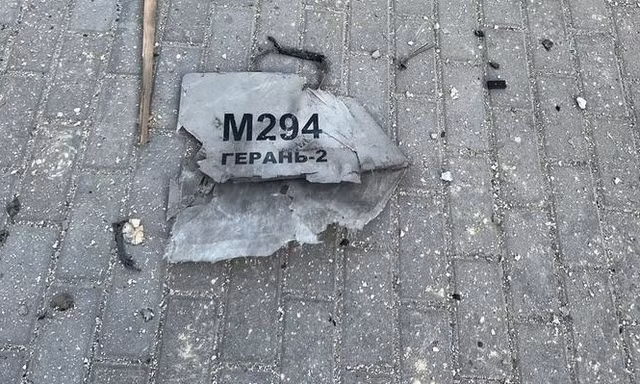 Một UAV cảm tử bị đánh chặn tại Kiev sáng 17/10. Ảnh: Twitter