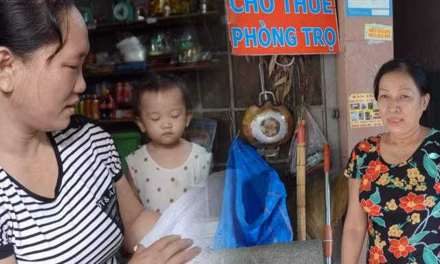 Công nhân bỏ phố về quê, chủ trọ khóc ròng, tiểu thương cũng 'sạt nghiệp'