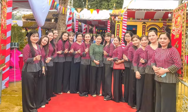 Nghề dệt choàng được công nhận là di sản văn hóa phi vật thể Quốc gia