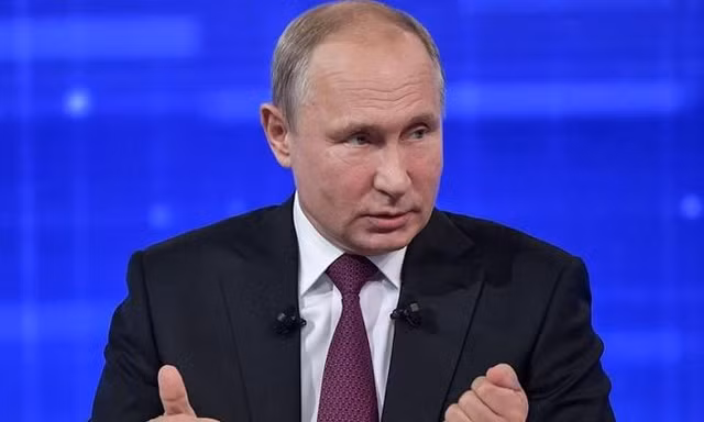 Tổng thống Nga Vladimir Putin trong buổi giao lưu trực tuyến với người dân ngày 20/6. Ảnh: TASS