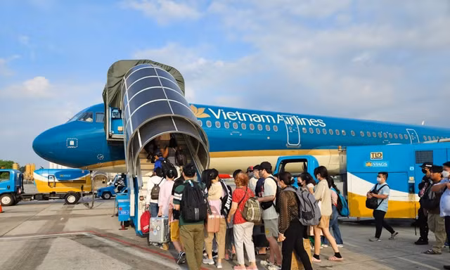 Bắt đầu bán vé máy bay Tết 