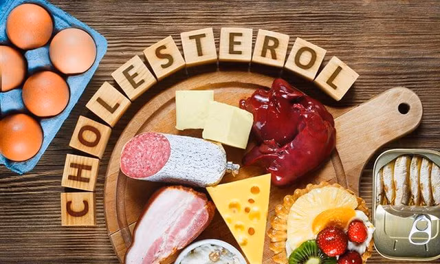 Người bệnh mỡ máu cao nên kiêng các loại thực phẩm giàu cholesterol