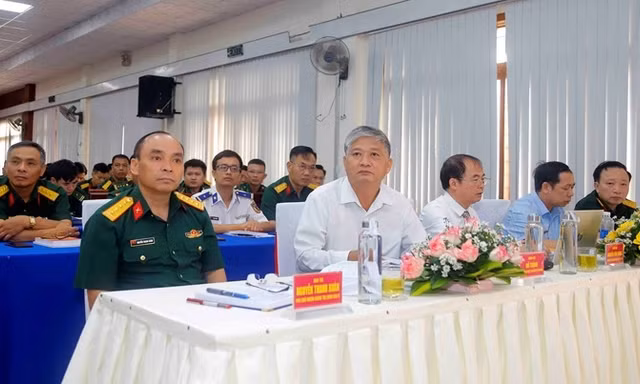 Các đại biểu dự khai mạc lớp tập huấn. Ảnh Phan Định. 
