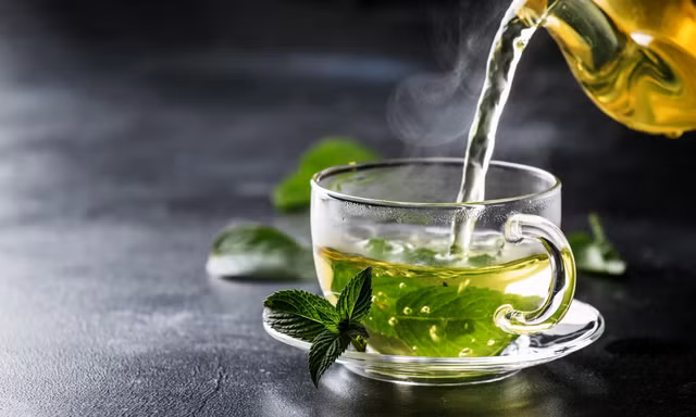Trà xanh rất tốt nhưng những người này tránh cho xa kẻo tự hại thân