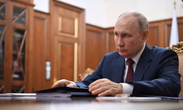 THẾ GIỚI 24H: Tổng thống Putin tuyên bố Nga có đủ bom chùm để đáp trả Ukraine