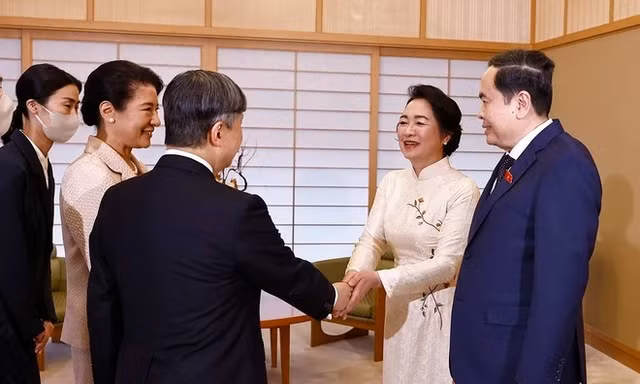 Chủ tịch Quốc hội và Phu nhân hội kiến Nhà vua và Hoàng hậu Nhật Bản