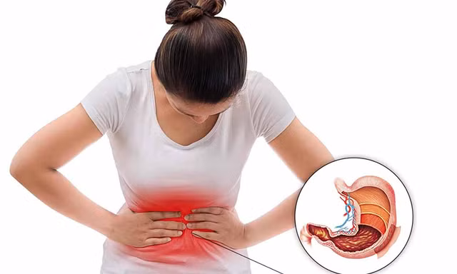 Những thói quen sai lầm có thể khiến dạ dày của bạn bị ăn mòn, viêm loét, gây đau đớn