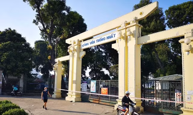 Phong tỏa Công viên Thống Nhất vì có bảo vệ nhiễm COVID-19