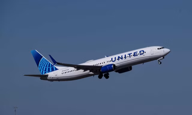 Máy bay United Airlines chở 175 người gặp nhiễu động nghiêm trọng 