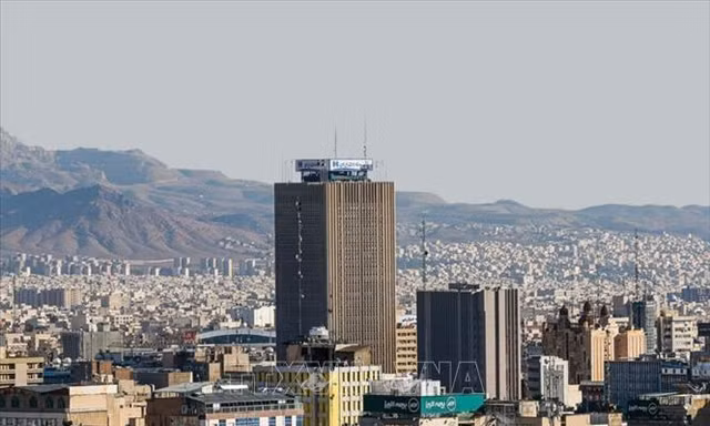 THẾ GIỚI 24H: Iran đóng cửa các cơ quan nhà nước vì nắng nóng
