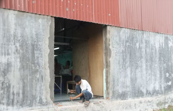 Lối nào cho xưởng may “2 trong 1”?