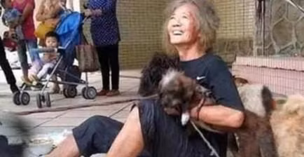 'Phú nhị đại' nổi tiếng từng thừa kế bất động sản hàng trăm tỷ nay sống lang thang với chó