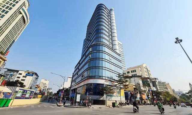 Chuyển tòa nhà văn phòng thành căn hộ khách sạn khi chưa đủ điều kiện