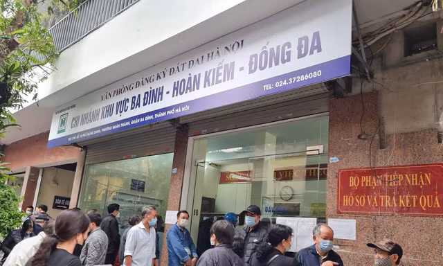 Lo mất thêm tiền, người dân Thủ đô đổ xô đi xóa nợ tiền sử dụng đất