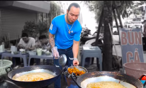 Quán bún cá rô bán 200 bát mỗi ngày