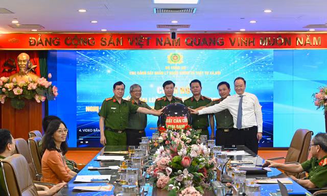 Vietcombank: Ngân hàng đầu tiên khai thác dịch vụ xác thực điện tử của Bộ Công an