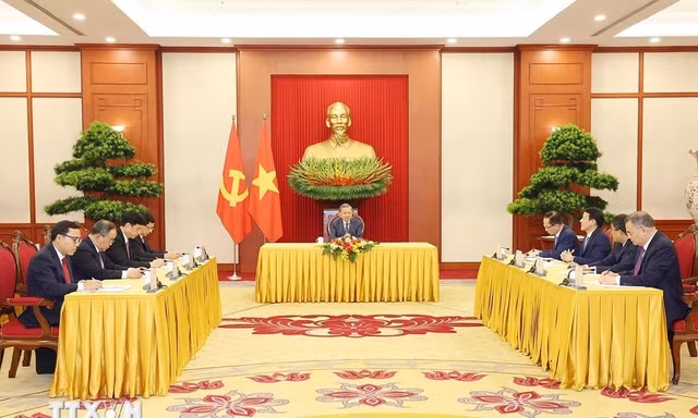 Tổng Bí thư, Chủ tịch nước Tô Lâm điện đàm với Tổng thống LB Nga Vladimir Putin