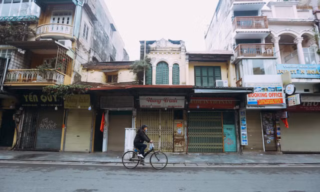 Ngắm Hà Nội bình yên trong sáng mùng 1 Tết