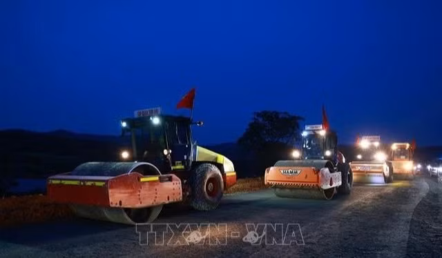 Cuối năm 2025 hoàn thành mục tiêu 3.000 km đường bộ cao tốc