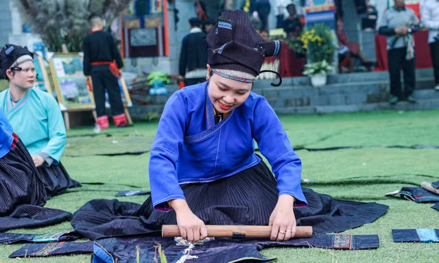 Khám phá phiên chợ vùng cao trong ngày đầu năm mới tại Hà Nội