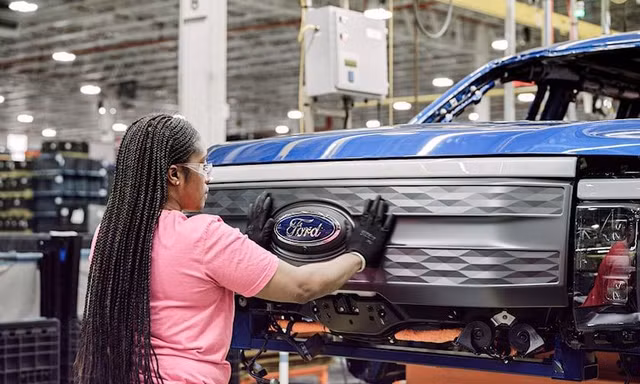 Đại lý Ford tại Mỹ sẽ bị phạt nặng nếu bán mẫu thử F-150 Lightning