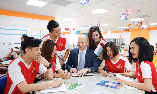 Hai trường đại học đầu tiên cho sinh viên nghỉ tới ngày 5/3
