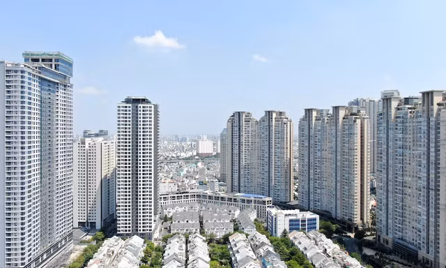 'Mổ xẻ' lý do giảm giá nhà mãi vẫn ở trên giấy