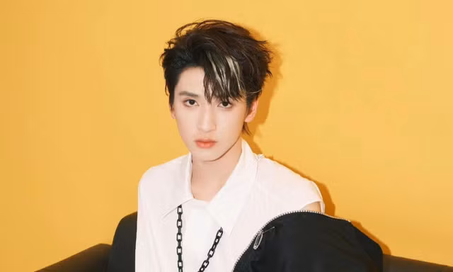 Đăng ký tham gia sự kiện CLB, đàn em TFBOYS bị netizen trêu đùa là "nô lệ điểm rèn luyện"