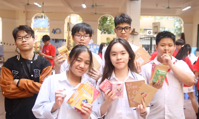 Nhật Hồng - Teen tạo hành trình tiếp lửa, gỡ rối cho các sĩ tử thi vào lớp 10