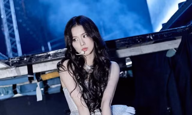 Fan meeting Jisoo tại Hà Nội: Hạng vé VVIP bị chê "quyền lợi chưa tương xứng"