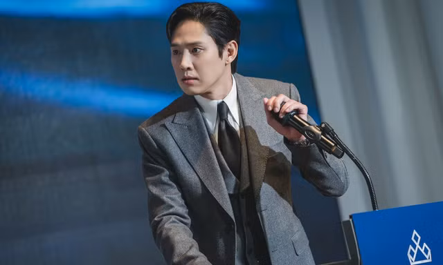 Park Sung Hoon (Queen of Tears) bị mắng trên Instagram: "Tránh xa Hae In ngay"