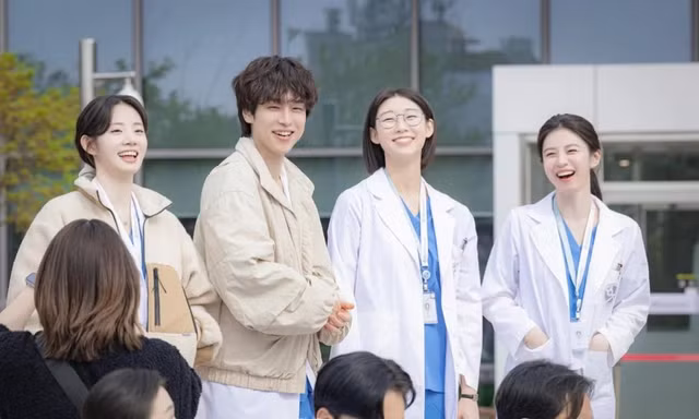 Chuyện Đời Bác Sĩ Nội Trú có khả năng mở rộng phần 2 giống Hospital Playlist?