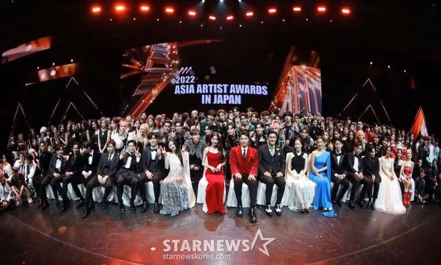 AAA 2022 gây tranh cãi: Nghi vấn "biệt đãi" diễn viên, dựng sân khấu kém duyên khiến idol khó xử