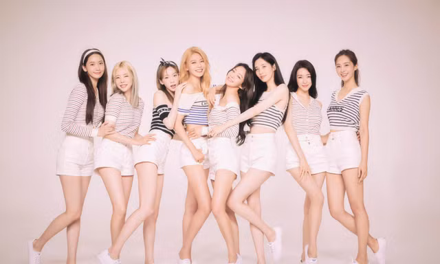 "Nhóm nhạc quốc dân" SNSD chính thức trở lại cùng "FOREVER 1": Giọng hát đã tai, visual đã mắt