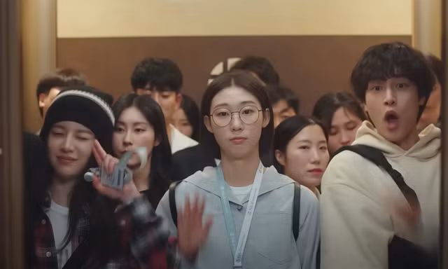 Resident Playbook tập 9, 10: Yi Young, Sa Bi phát bực vì "tiền bối", Jae Il gặp fan