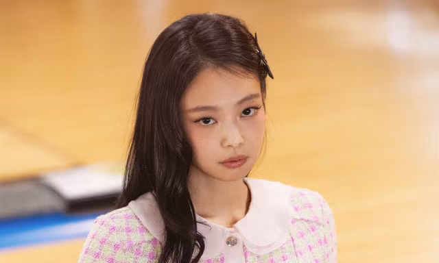 Jennie BLACKPINK nối dài kỷ lục, từ điểm cao trên Pitchfork đến doanh số album