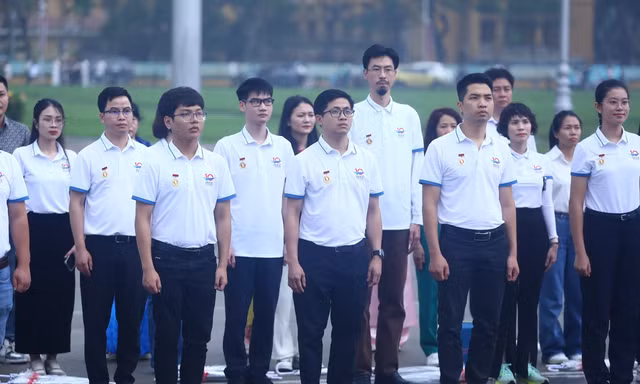 Lễ báo công xúc động của các Gương mặt trẻ Việt Nam tiêu biểu 2023 tại Lăng Bác