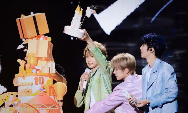 Concert TFBOYS "Hẹn ước 10 năm": Suốt quá trình bất ổn, chỉ một khẩu hiệu fan đều đồng lòng