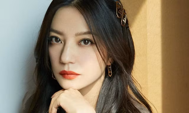 Đồng nghiệp cũ của Triệu Vy: Người tố “Én Nhỏ” đáng sợ, kẻ chê cô không biết tự lượng sức
