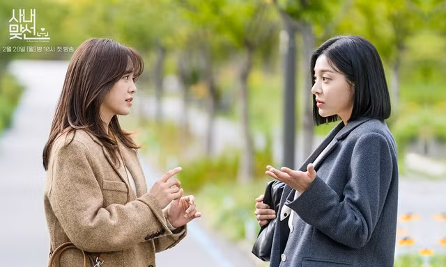 Mê mẩn gu thời trang sang xịn của bộ đôi Shin Ha Ri - Jin Young Seo (Hẹn Hò Chốn Công Sở)