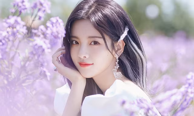 Dương Siêu Việt: Mỹ nhân bị chê bất tài của C-Biz nhưng lại được "người gặp người thương"