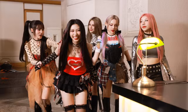 Đạp Gió 2024: LUNAS trình diễn "phát mê", Cnet khen Trang Pháp - Lan Ngọc