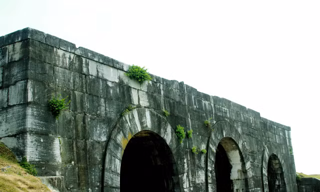 Kỳ vĩ thành đá cổ lớn nhất Đông Nam Á