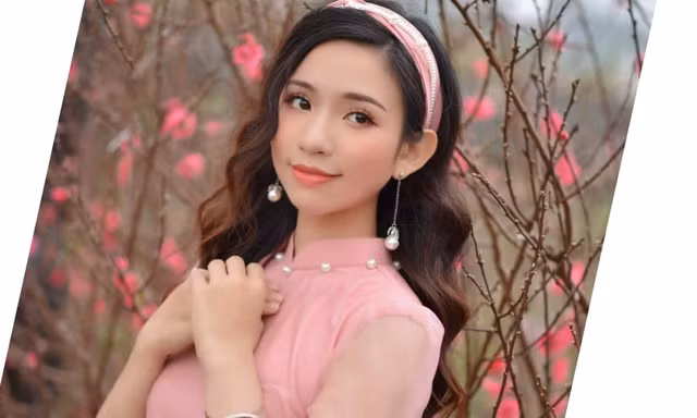 Á khôi Nghiêm Hoàng Diễm Anh hóa thân trong màu sắc hoa Đào