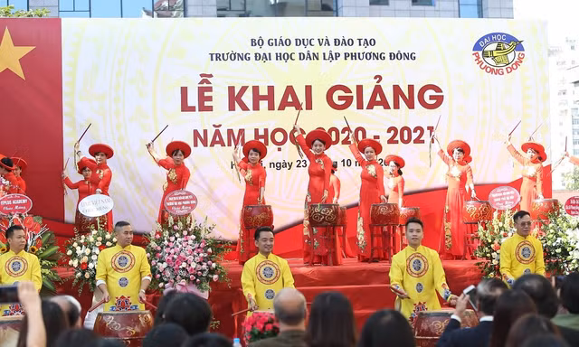 Trường Đại học Phương Đông đón gần 2000 tân sinh viên trong lễ Khai giảng năm học mới