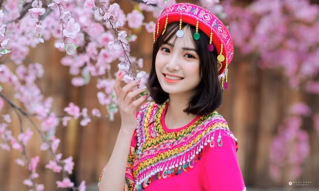 Hot girl Nam Định ‘hóa’ thiếu nữ H’Mông rạng rỡ đón Xuân
