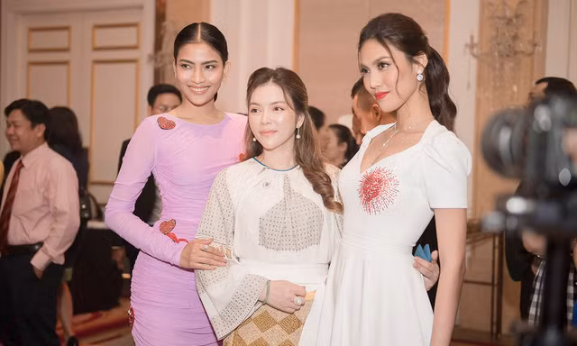 Dàn sao tới mừng Lý Nhã Kỳ làm lãnh sự danh dự Rumani