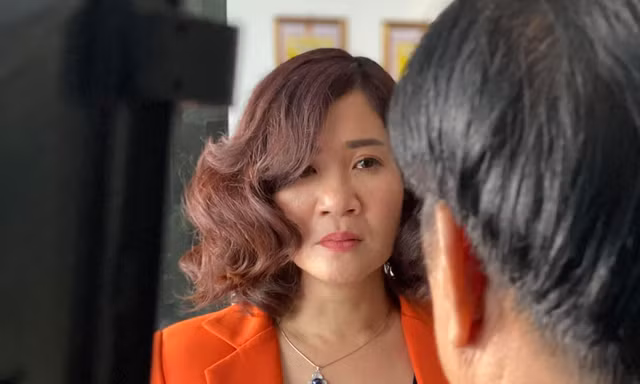Sự biểu cảm qua từng lời nói, ánh mắt, cử chỉ của diễn viên Nguyệt Hằng trong phim "Hãy nói lời yêu" nhận được nhiều lời khen ngợi của khán giả. 