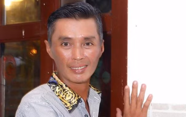 Showbiz 28/5: Bắc Hải và vợ đăng ký kết hôn sau 14 năm chung sống