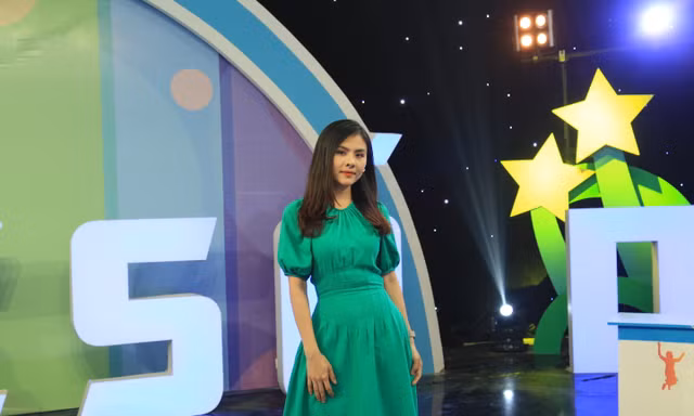 Diễn viên Vân Trang. 